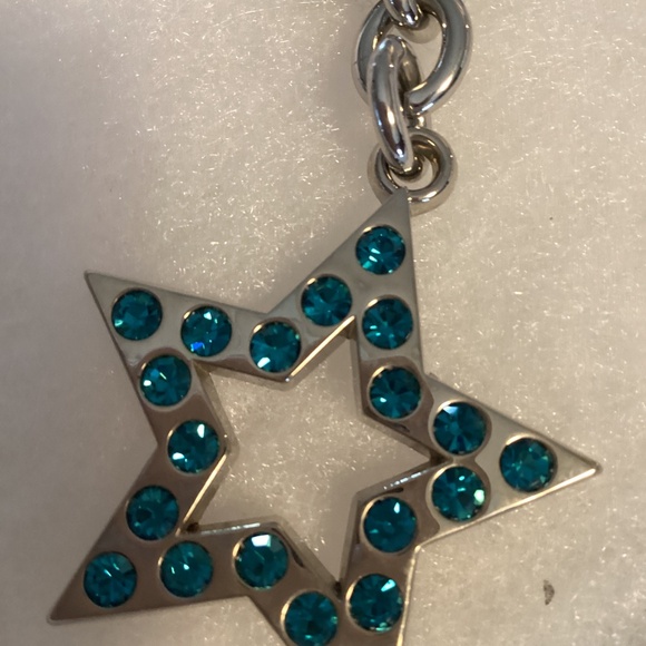 Coach star shape with crystals keychain - Picture 4 of 6